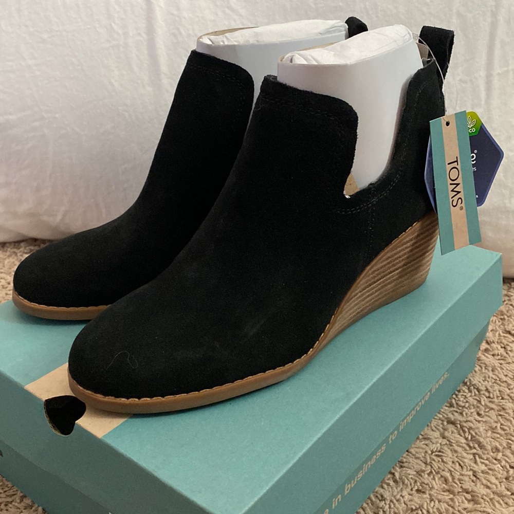 TOMS Kallie Black Suede Bootie